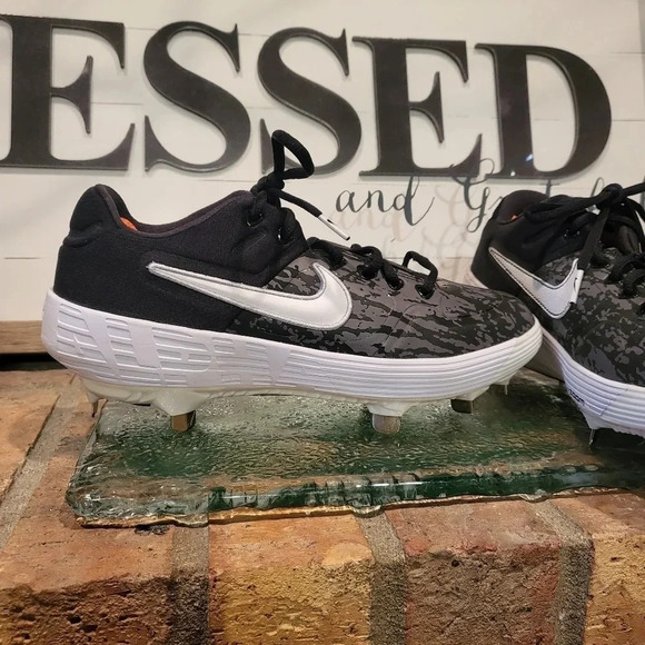 Nike Alpha Huarache Elite 2 Low Softball Metal Cleats #AJ7732-001 - Picture 1 of 11